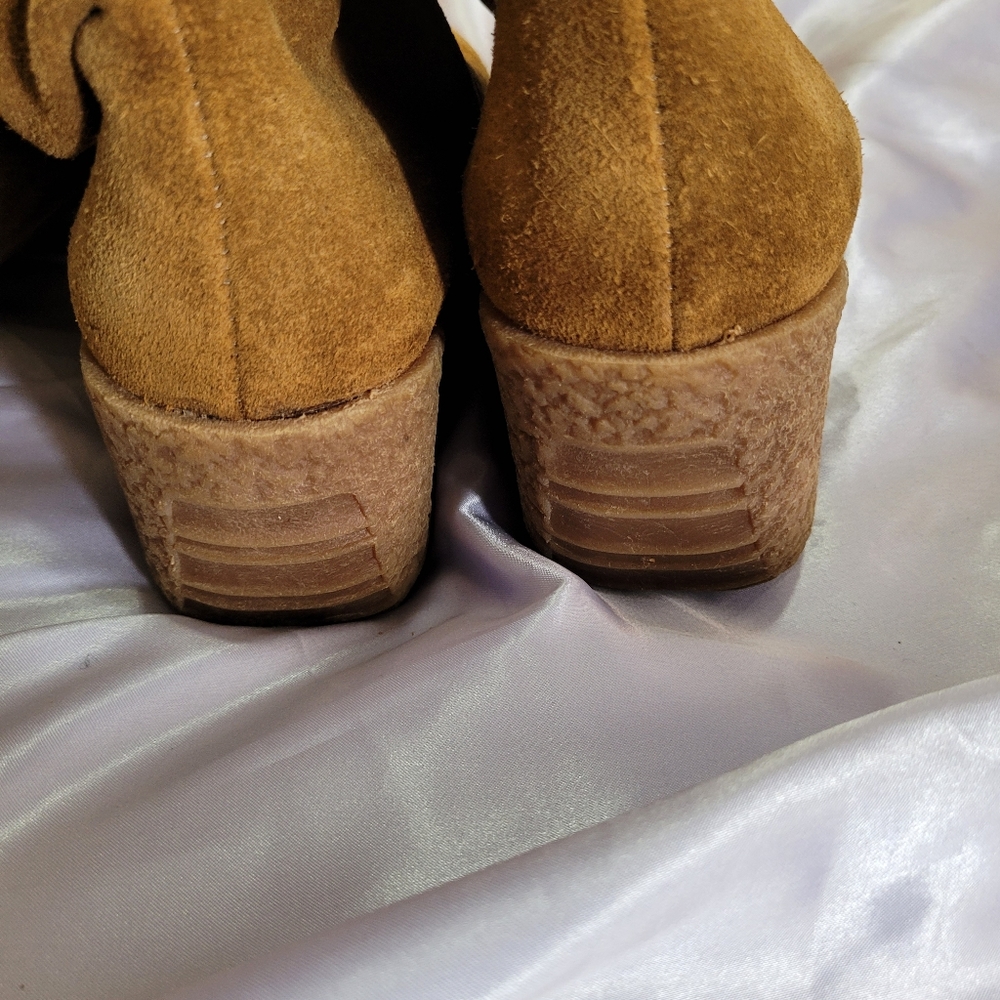 Nubuck boots Great conditions,  Super Clean...